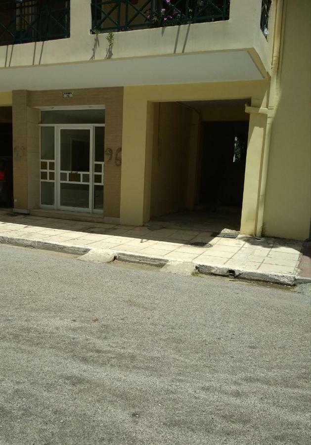 Evie'S Apartment Kalamata Exterior photo